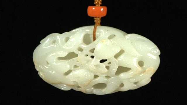 玉璧螭虎紋玉佩