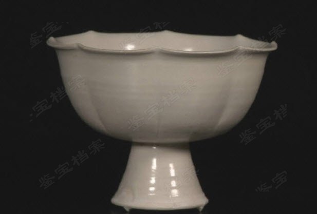 金代高足花口杯