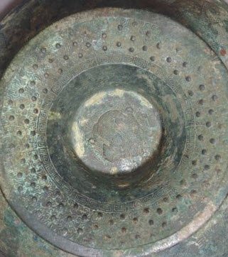 春秋戰(zhàn)國幾何紋豆局部